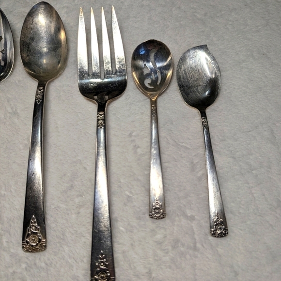 Vintage W.M. Rogers 5 Piece Reinforced Silver Plated Serving Ware - Picture 7 of 8